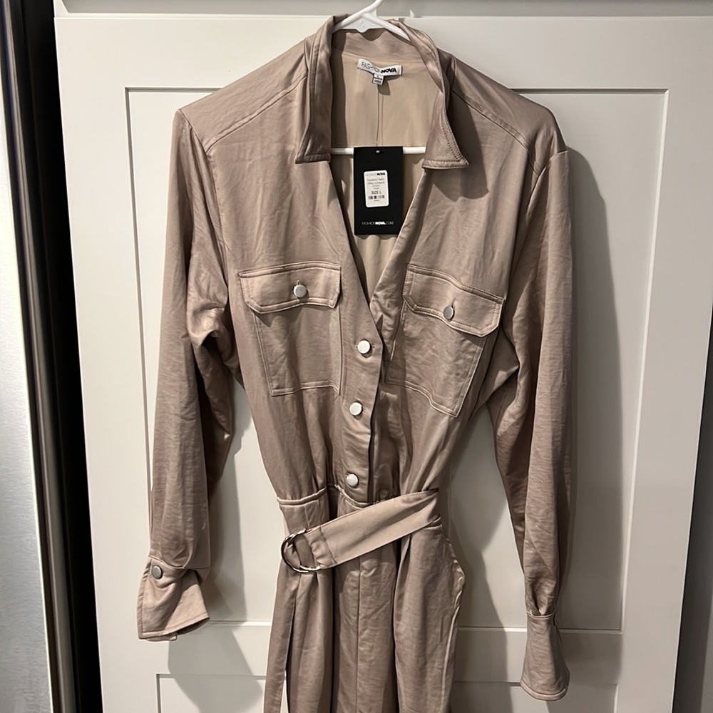 Fashion nova satin jumpsuit - Picture 3 of 6